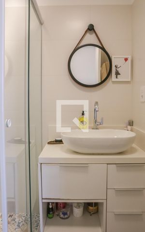 Apartamento para alugar com 80m², 3 quartos e 1 vaga Apartamento para alugar com 80m², 3 quartos e 1 vagaBanheiro Social
