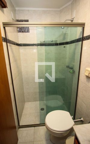 Apartamento à venda com 105m², 2 quartos e 2 vagas Apartamento à venda com 105m², 2 quartos e 2 vagasBanheiro da Suíte 2