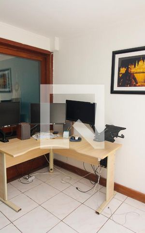 Apartamento à venda com 105m², 2 quartos e 2 vagas Apartamento à venda com 105m², 2 quartos e 2 vagasEscritório