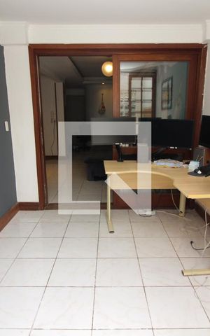 Apartamento à venda com 105m², 2 quartos e 2 vagas Apartamento à venda com 105m², 2 quartos e 2 vagasEscritório