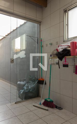 Casa à venda com 187m², 3 quartos e 4 vagas Casa à venda com 187m², 3 quartos e 4 vagasÁrea de Serviço