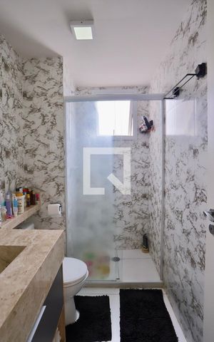 Apartamento à venda com 59m², 2 quartos e 1 vaga Apartamento à venda com 59m², 2 quartos e 1 vagaBanheiro