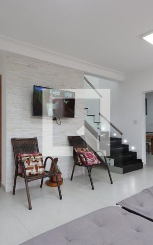Casa para alugar com 110m², 3 quartos e 3 vagasSala