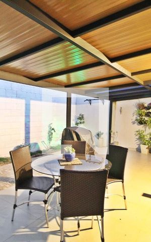 Casa de condomínio para alugar com 82m², 3 quartos e 2 vagasVaranda