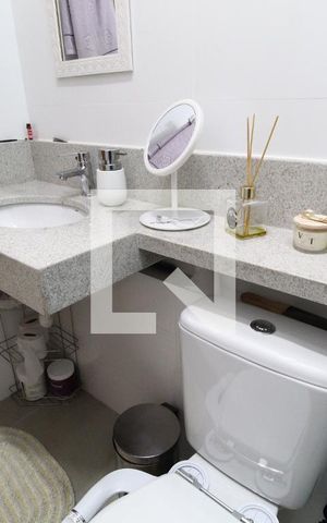 Casa de condomínio para alugar com 82m², 3 quartos e 2 vagasBanheiro do Quarto 3