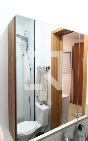 Casa de condomínio para alugar com 82m², 3 quartos e 2 vagasBanheiro do Quarto 1 e 2