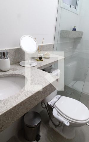 Casa de condomínio para alugar com 82m², 3 quartos e 2 vagasBanheiro do Quarto 3