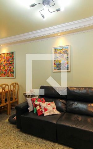 Casa de condomínio à venda com 140m², 3 quartos e 2 vagas Casa de condomínio à venda com 140m², 3 quartos e 2 vagasSala