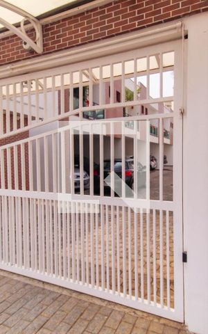 Casa de condomínio à venda com 140m², 3 quartos e 2 vagas Casa de condomínio à venda com 140m², 3 quartos e 2 vagasFachada