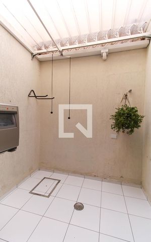 Casa de condomínio à venda com 140m², 3 quartos e 2 vagas Casa de condomínio à venda com 140m², 3 quartos e 2 vagasÁrea de Serviço
