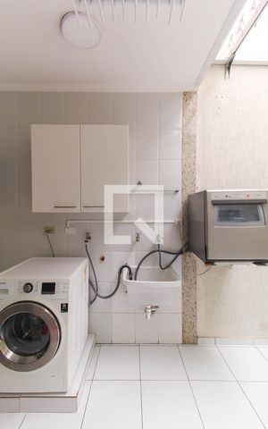 Casa de condomínio à venda com 140m², 3 quartos e 2 vagas Casa de condomínio à venda com 140m², 3 quartos e 2 vagasÁrea de Serviço