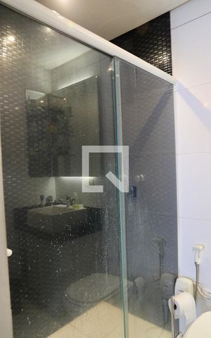 Casa de condomínio à venda com 150m², 2 quartos e 3 vagas Casa de condomínio à venda com 150m², 2 quartos e 3 vagasBanheiro da Suíte 1