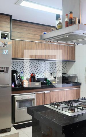 Casa de condomínio à venda com 150m², 2 quartos e 3 vagas Casa de condomínio à venda com 150m², 2 quartos e 3 vagasCozinha