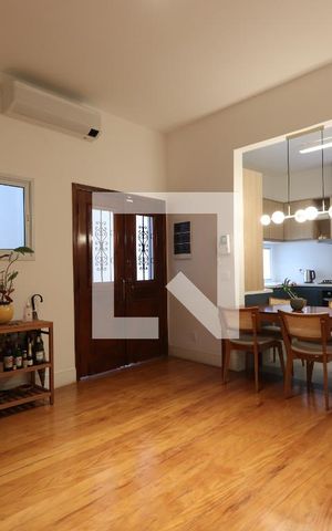 Casa à venda com 139m², 2 quartos e 1 vagaSala