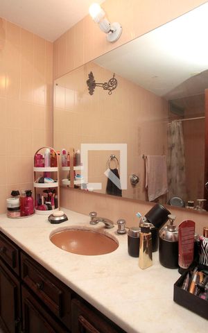 Apartamento à venda com 159m², 3 quartos e 1 vagaBanheiro Quarto 1 Suíte