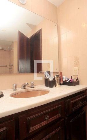 Apartamento à venda com 159m², 3 quartos e 1 vagaBanheiro Quarto 1 Suíte