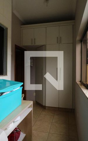 Casa à venda com 250m², 3 quartos e 4 vagasÁrea de Serviço