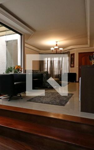 Casa à venda com 250m², 3 quartos e 4 vagasSala