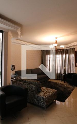 Casa à venda com 250m², 3 quartos e 4 vagasSala