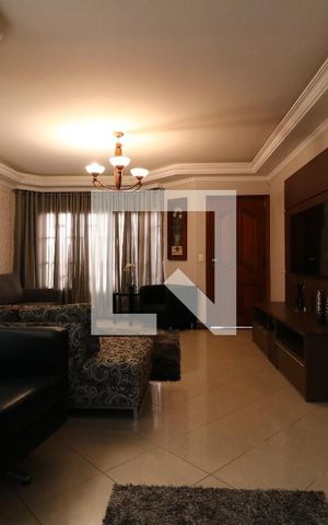 Casa à venda com 250m², 3 quartos e 4 vagasSala