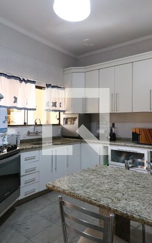 Casa à venda com 250m², 3 quartos e 4 vagasCozinha