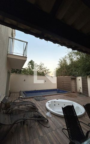 Casa à venda com 200m², 4 quartos e 5 vagasÁrea Externa