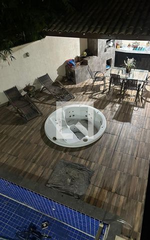 Casa à venda com 200m², 4 quartos e 5 vagasÁrea Externa
