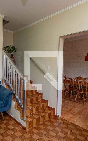 Casa à venda com 150m², 3 quartos e 5 vagas Casa à venda com 150m², 3 quartos e 5 vagasCopa