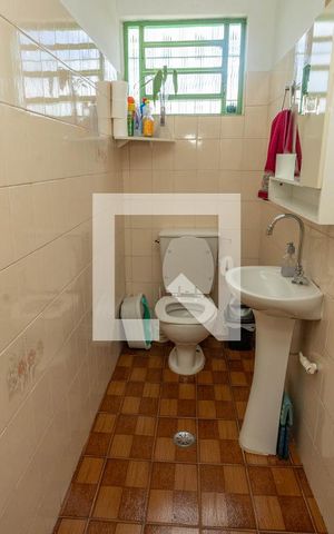 Casa à venda com 150m², 3 quartos e 5 vagas Casa à venda com 150m², 3 quartos e 5 vagasLavabo