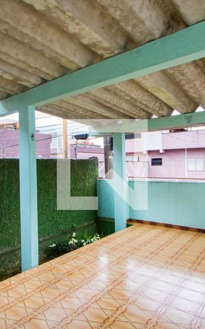 Casa à venda com 160m², 2 quartos e 1 vaga Casa à venda com 160m², 2 quartos e 1 vagaVaranda do quarto 1