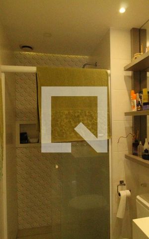 Apartamento à venda com 160m², 2 quartos e 2 vagasBanheiro da suíte 