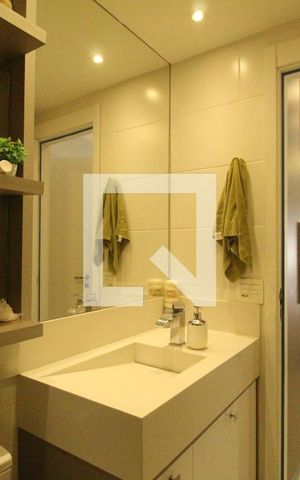 Apartamento à venda com 160m², 2 quartos e 2 vagasBanheiro da suíte 