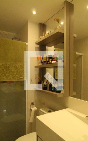 Apartamento à venda com 160m², 2 quartos e 2 vagasBanheiro da suíte 