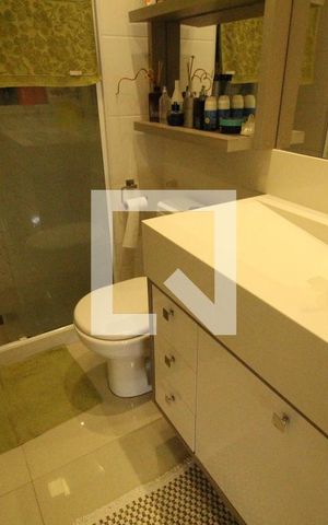Apartamento à venda com 160m², 2 quartos e 2 vagasBanheiro da suíte 