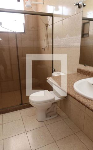 Casa de condomínio à venda com 300m², 3 quartos e 2 vagasBanheiro da Suíte 2