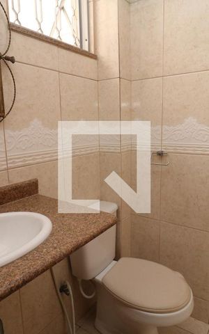 Casa de condomínio à venda com 300m², 3 quartos e 2 vagasLavabo