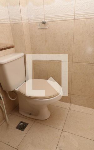 Casa de condomínio à venda com 300m², 3 quartos e 2 vagasLavabo