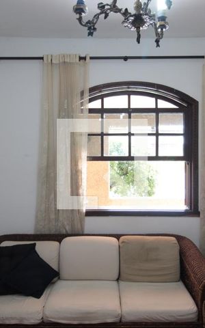 Casa à venda com 435m², 4 quartos e 3 vagasSala