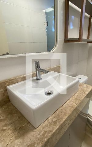 Apartamento à venda com 47m², 2 quartos e 1 vaga Apartamento à venda com 47m², 2 quartos e 1 vagaBanheiro