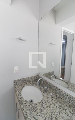 Apartamento à venda com 190m², 4 quartos e 5 vagas Apartamento à venda com 190m², 4 quartos e 5 vagasBanheiro