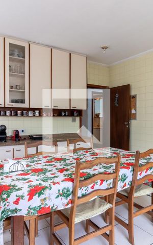 Casa à venda com 400m², 5 quartos e 5 vagasCozinha