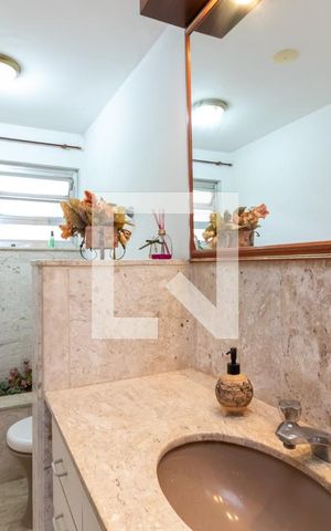 Casa à venda com 400m², 5 quartos e 5 vagasLavabo