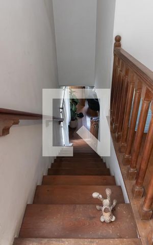 Casa à venda com 400m², 5 quartos e 5 vagasHall dos Quartos - Escada