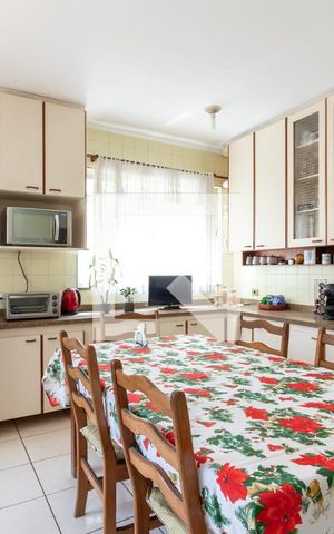 Casa à venda com 400m², 5 quartos e 5 vagasCozinha