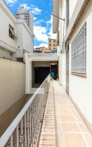 Casa à venda com 400m², 5 quartos e 5 vagasCorredor Lateral