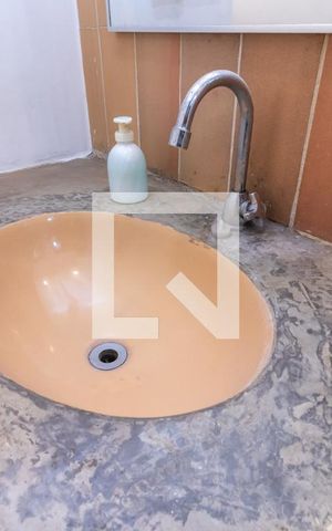 Casa à venda com 400m², 5 quartos e 5 vagasQuintal dos Fundos - Banheiro 