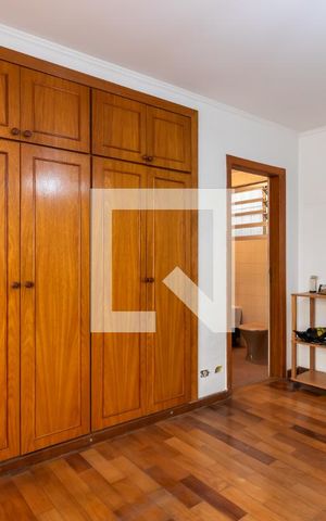 Casa à venda com 400m², 5 quartos e 5 vagasSuíte 2 / Escritório