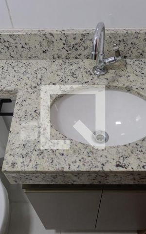 Apartamento para alugar com 45m², 2 quartos e sem vaga Apartamento para alugar com 45m², 2 quartos e sem vagaBanheiro