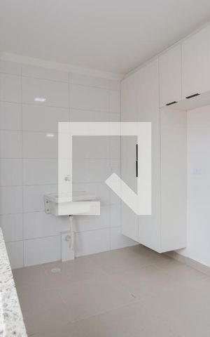 Apartamento para alugar com 45m², 2 quartos e sem vaga Apartamento para alugar com 45m², 2 quartos e sem vagaCozinha e Área de Serviço