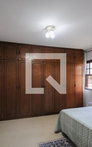 Casa à venda com 267m², 3 quartos e 4 vagas Casa à venda com 267m², 3 quartos e 4 vagasSuíte 2
